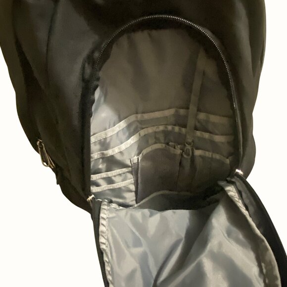 The North Face Vault Black Backpack 27L Unisex Design With Padded Straps & Multi - Picture 8 of 10